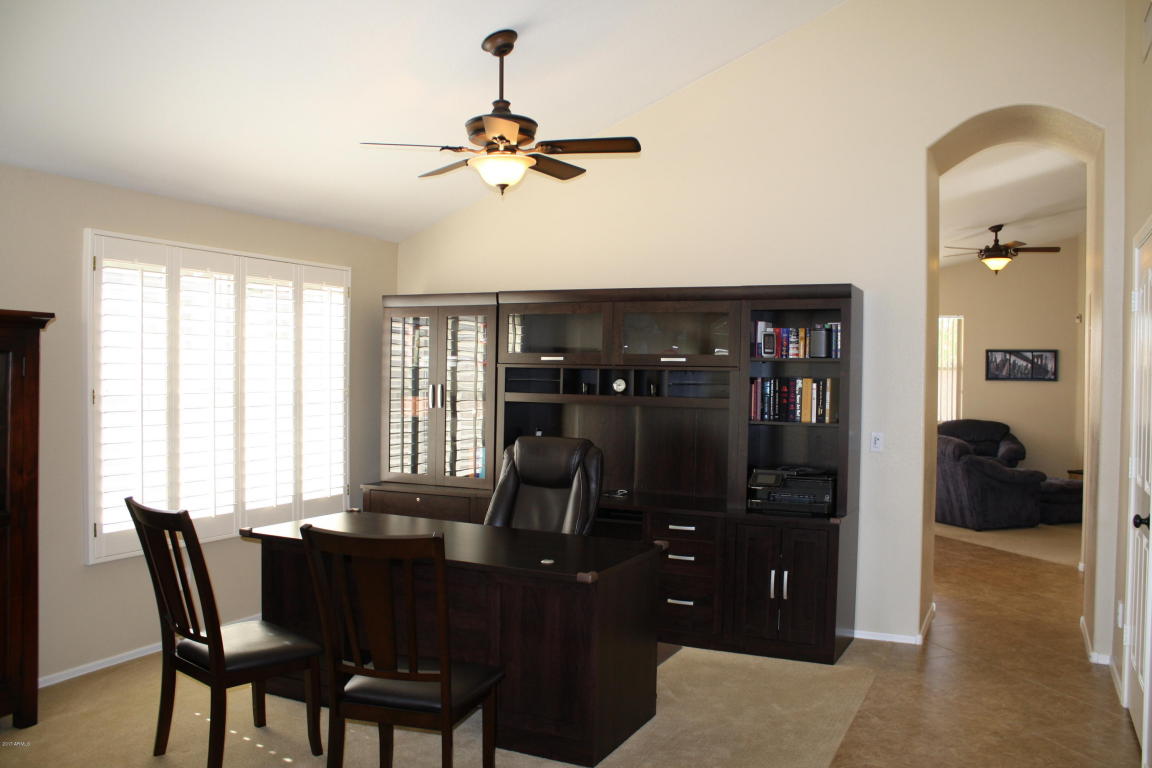 2243 E Robin Ln, Phoenix, AZ 85024 photo 3