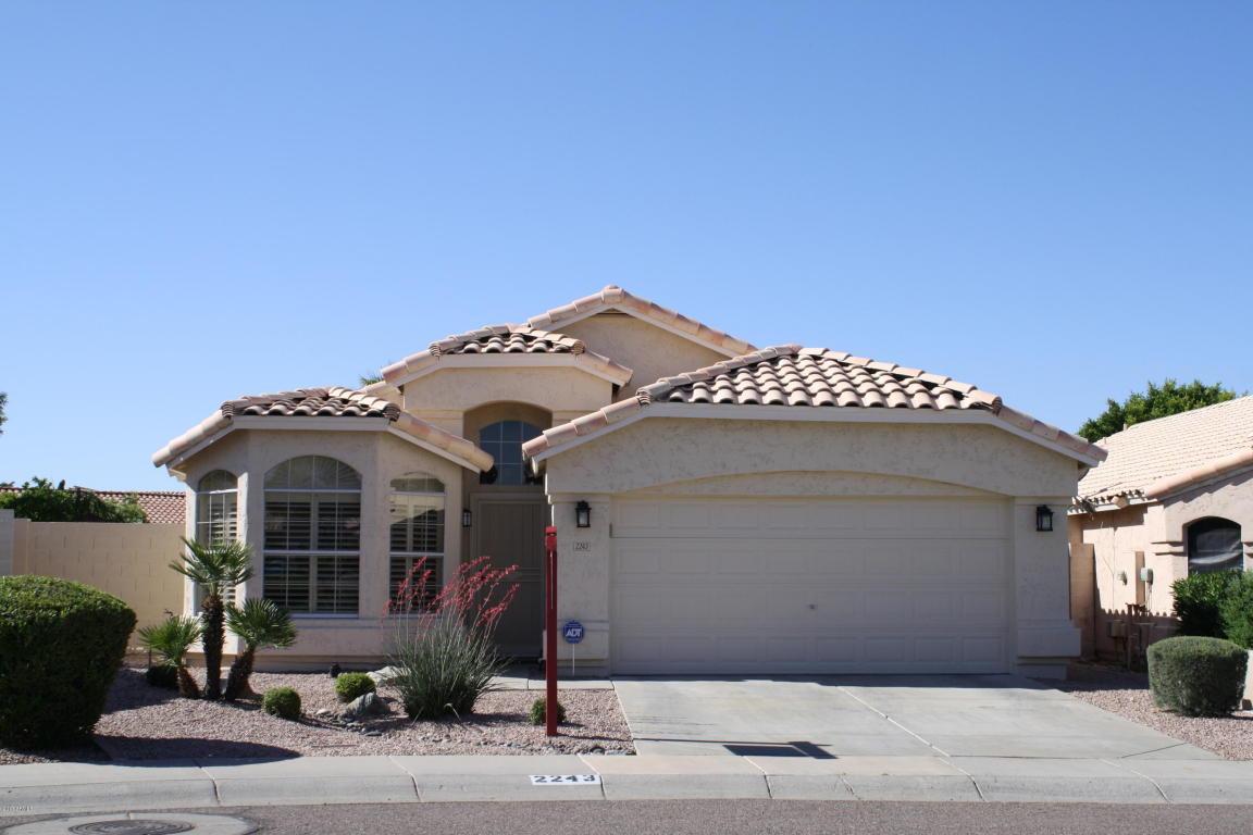 2243 E Robin Ln, Phoenix, AZ 85024 photo 1