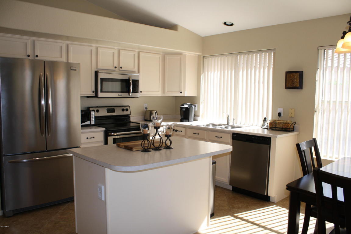 2243 E Robin Ln, Phoenix, AZ 85024 photo 8