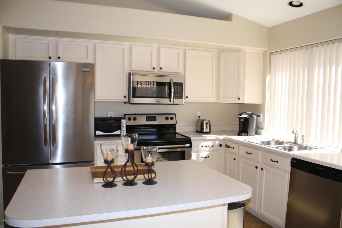 2243 E Robin Ln, Phoenix, AZ 85024 photo 9