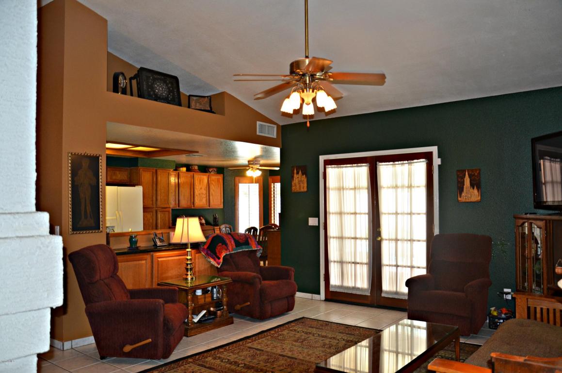 2257 E Pelican Ct, Gilbert, AZ 85234 photo 3