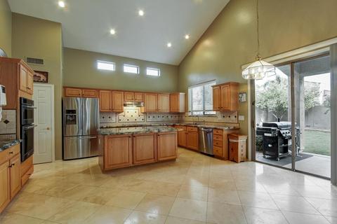 1065 E Oakland Ct, Gilbert, AZ 85295 photo 13