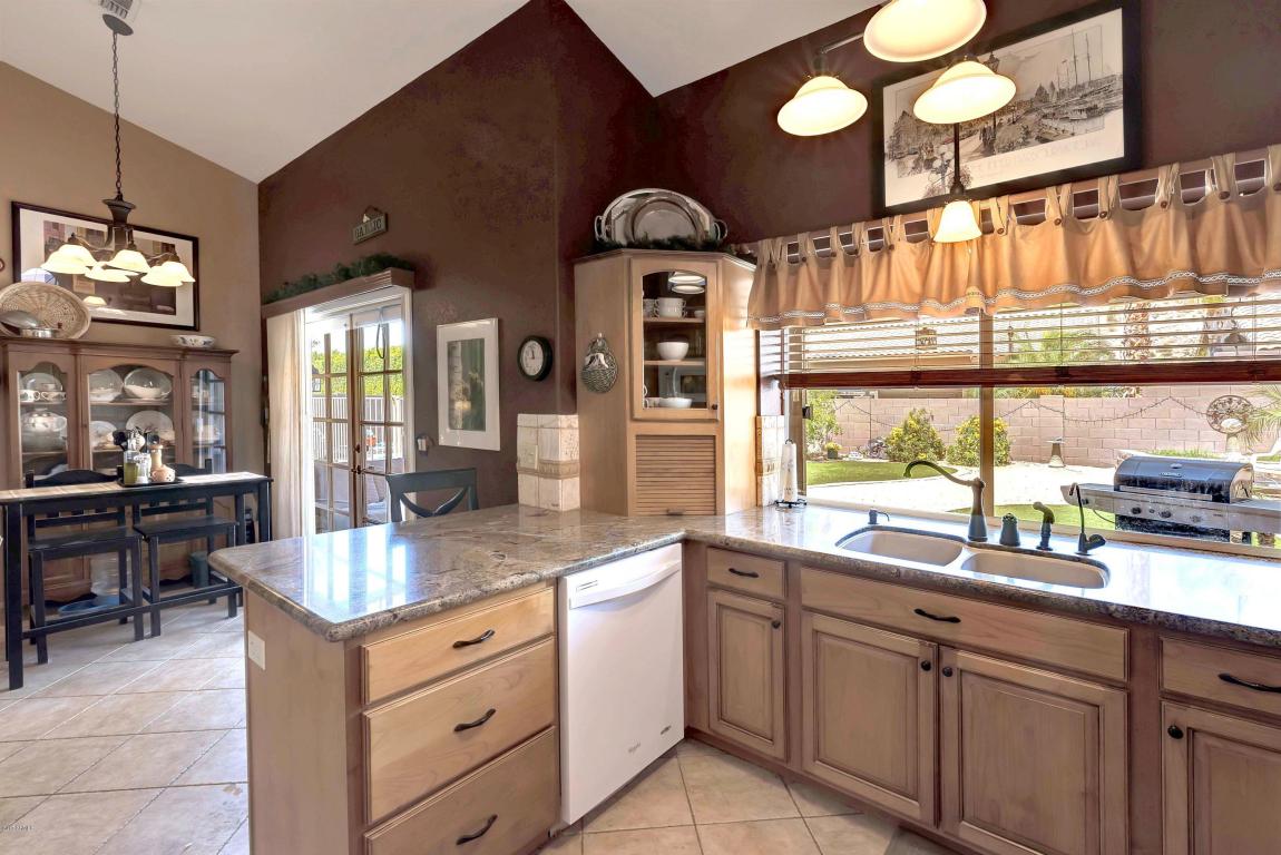318 E South Fork Dr, Phoenix, AZ 85048 photo 5