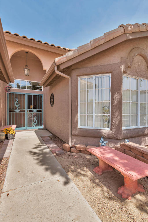 318 E South Fork Dr, Phoenix, AZ 85048 photo 2