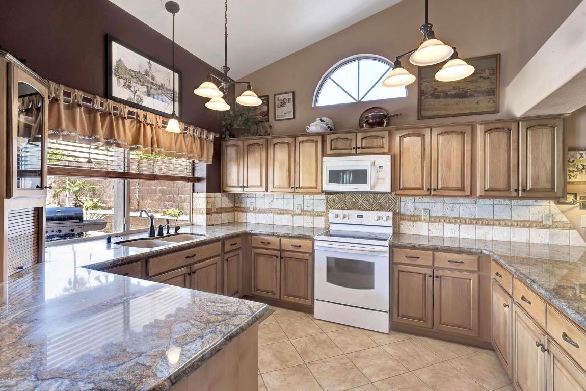 318 E South Fork Dr, Phoenix, AZ 85048 photo 3