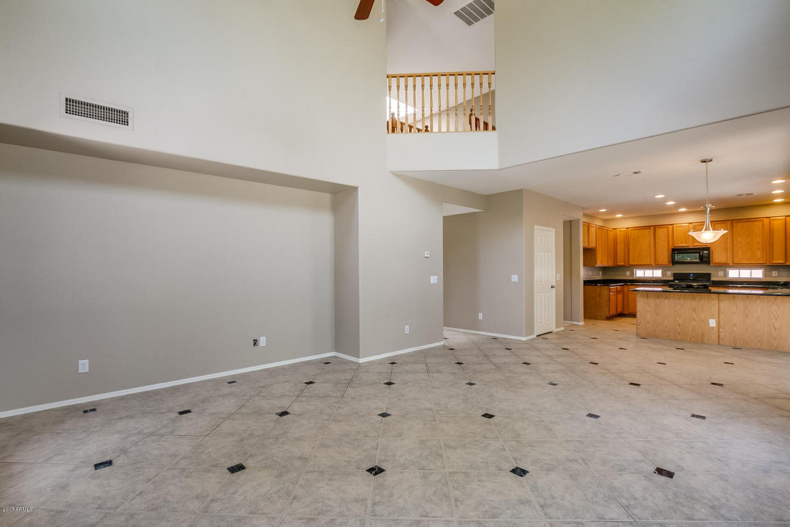272 W Temple Ct, Gilbert, AZ 85233 photo 9