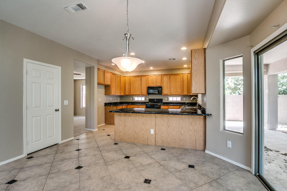 272 W Temple Ct, Gilbert, AZ 85233 photo 4