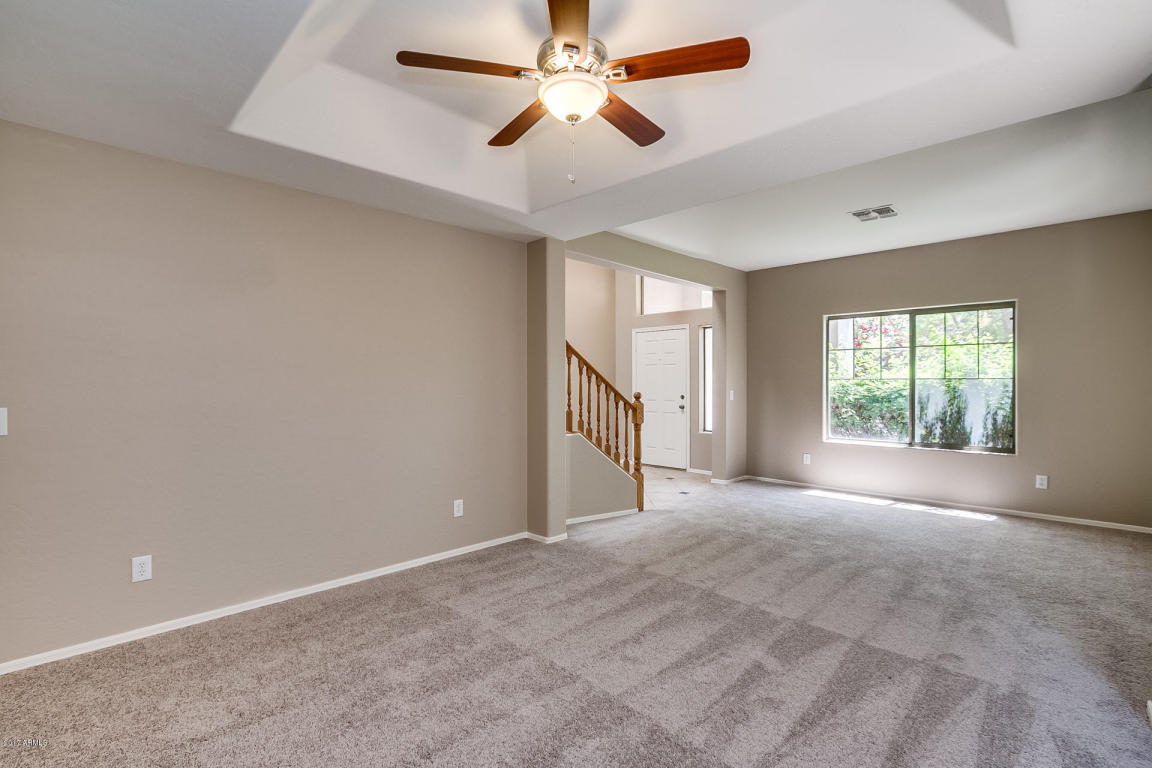 272 W Temple Ct, Gilbert, AZ 85233 photo 2
