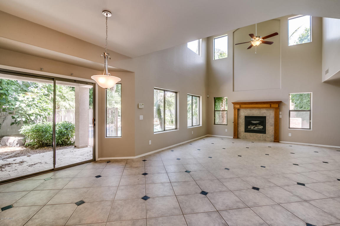 272 W Temple Ct, Gilbert, AZ 85233 photo 8