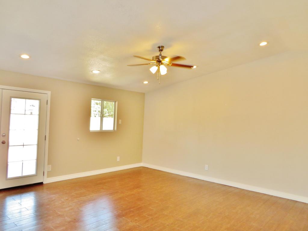 6804 W Earll Dr, Phoenix, AZ 85033 photo 6