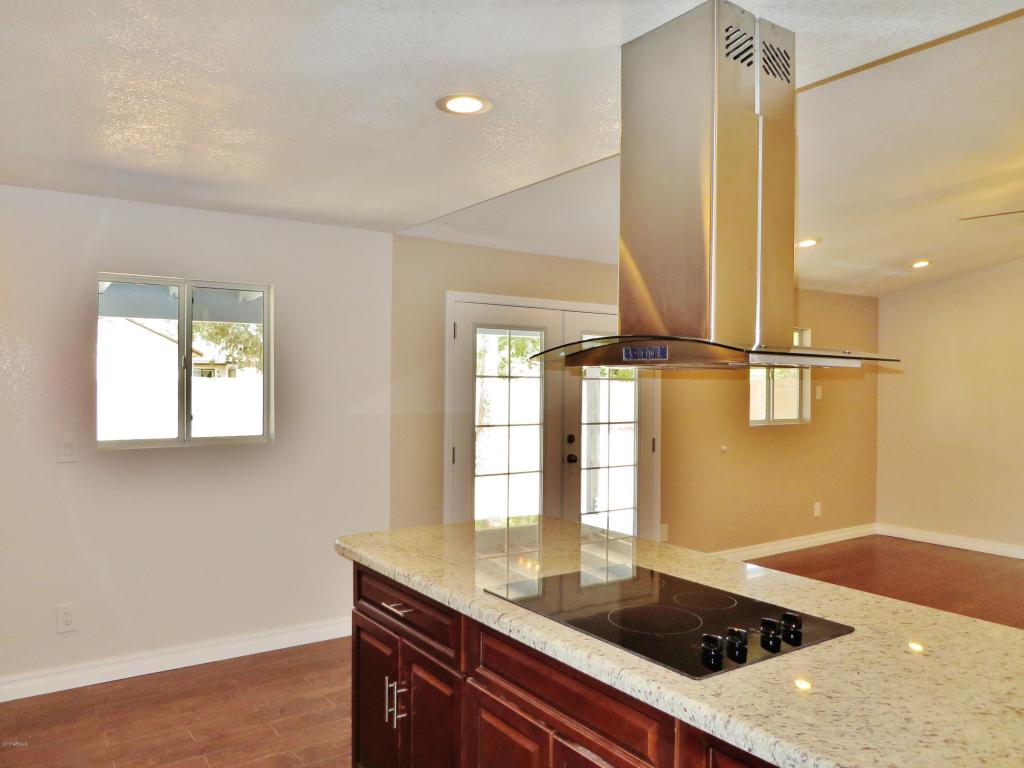 6804 W Earll Dr, Phoenix, AZ 85033 photo 5