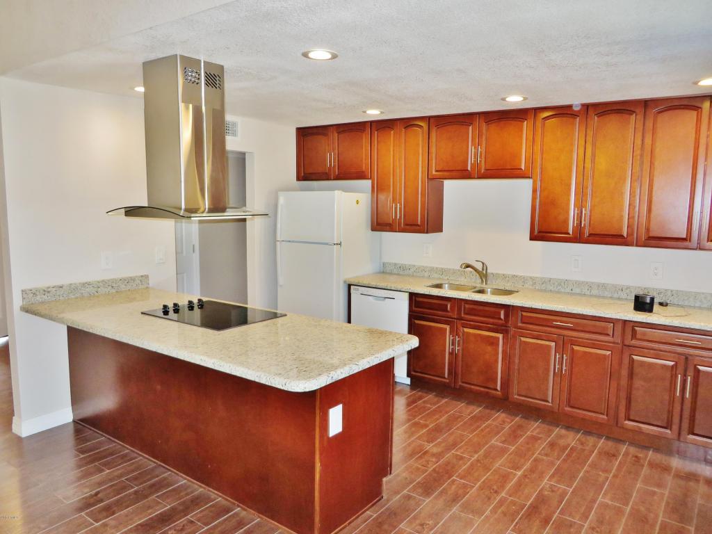 6804 W Earll Dr, Phoenix, AZ 85033 photo 4