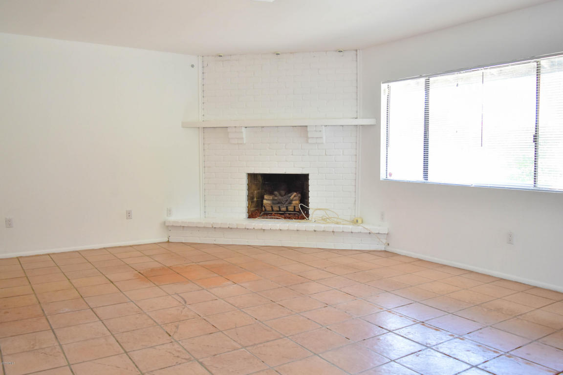 1615 Echo Ln, Phoenix, AZ 85020 photo 8