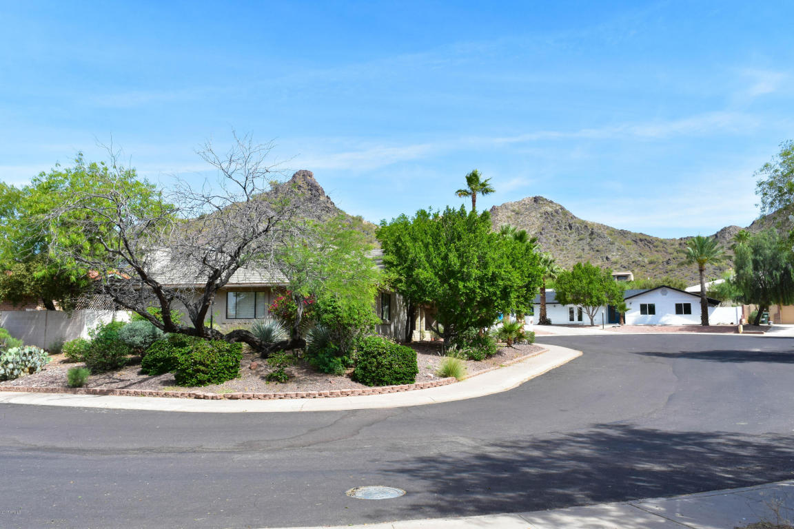 1615 Echo Ln, Phoenix, AZ 85020 photo 3