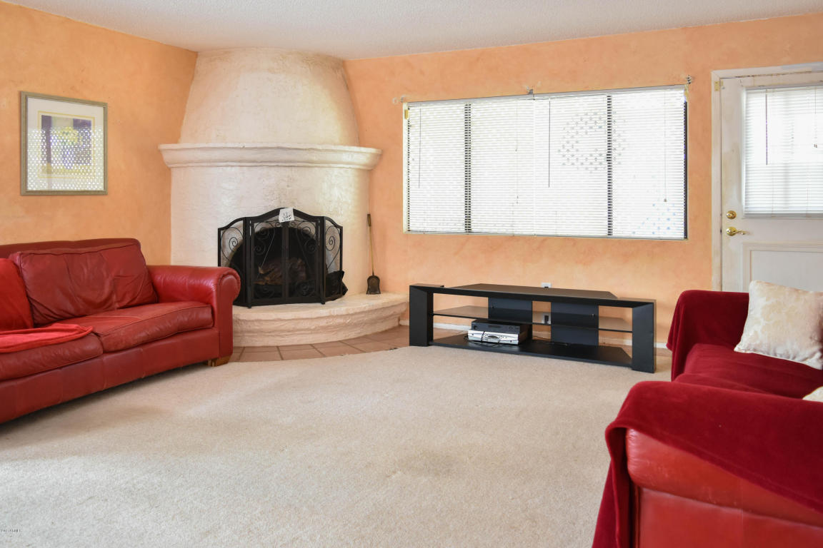 1615 Echo Ln, Phoenix, AZ 85020 photo 6