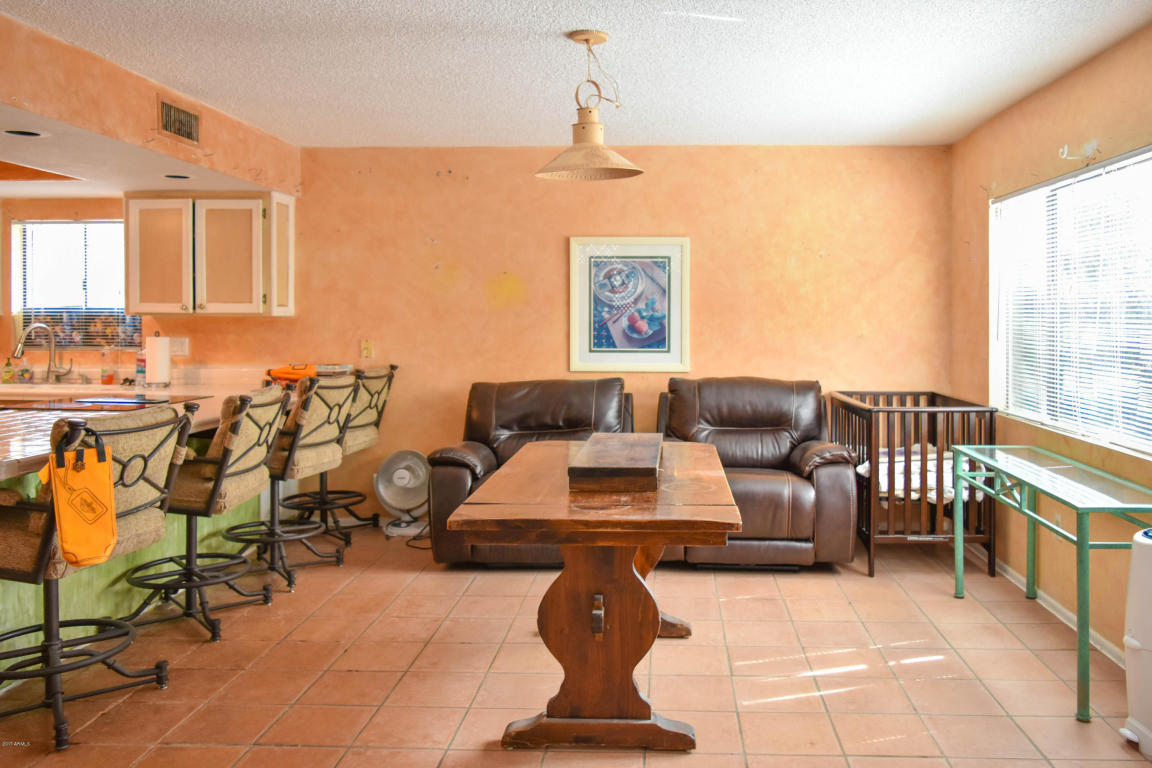 1615 Echo Ln, Phoenix, AZ 85020 photo 4
