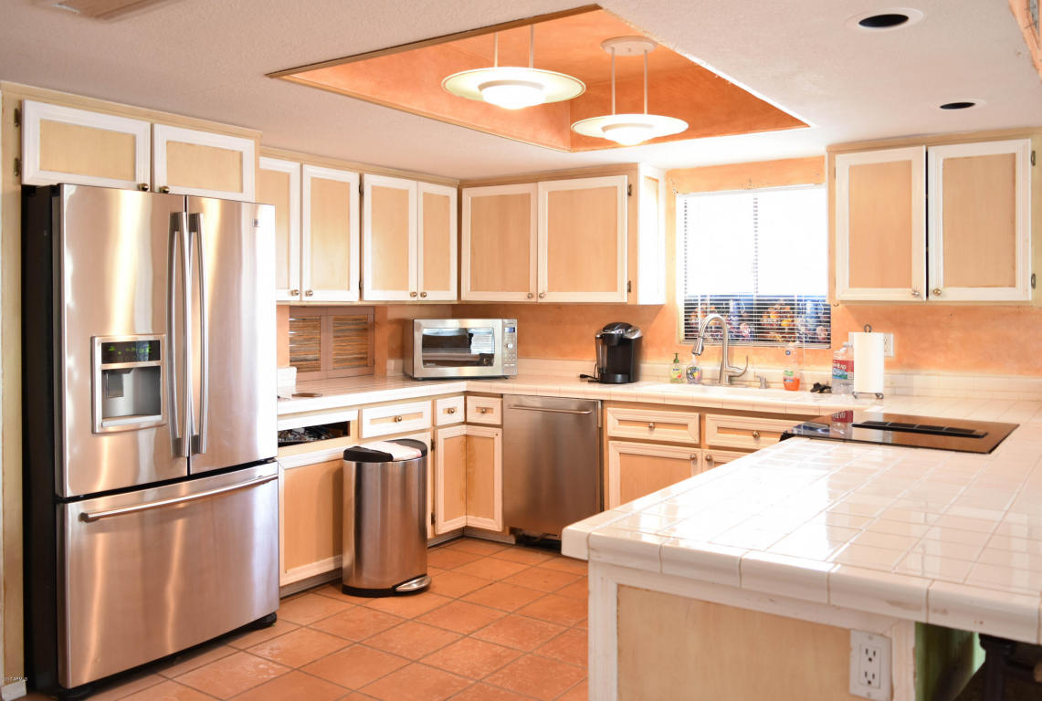1615 Echo Ln, Phoenix, AZ 85020 photo 5