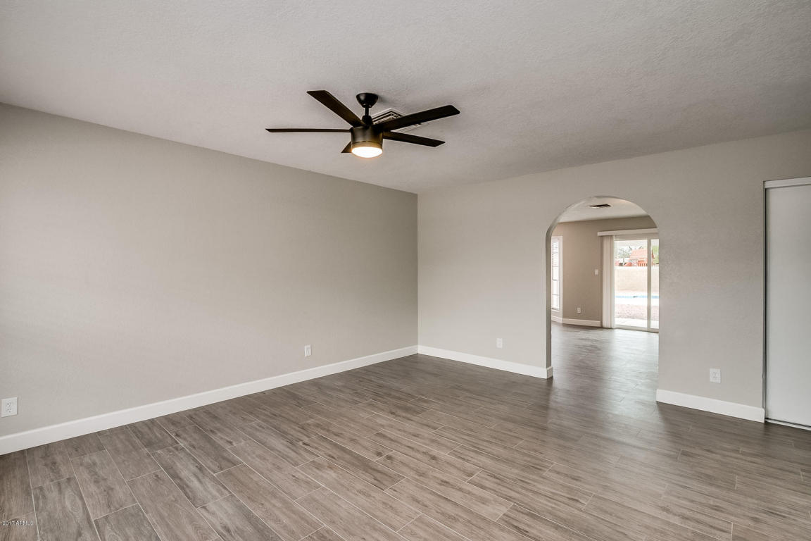 846 E Greenway St, Mesa, AZ 85203 photo 3