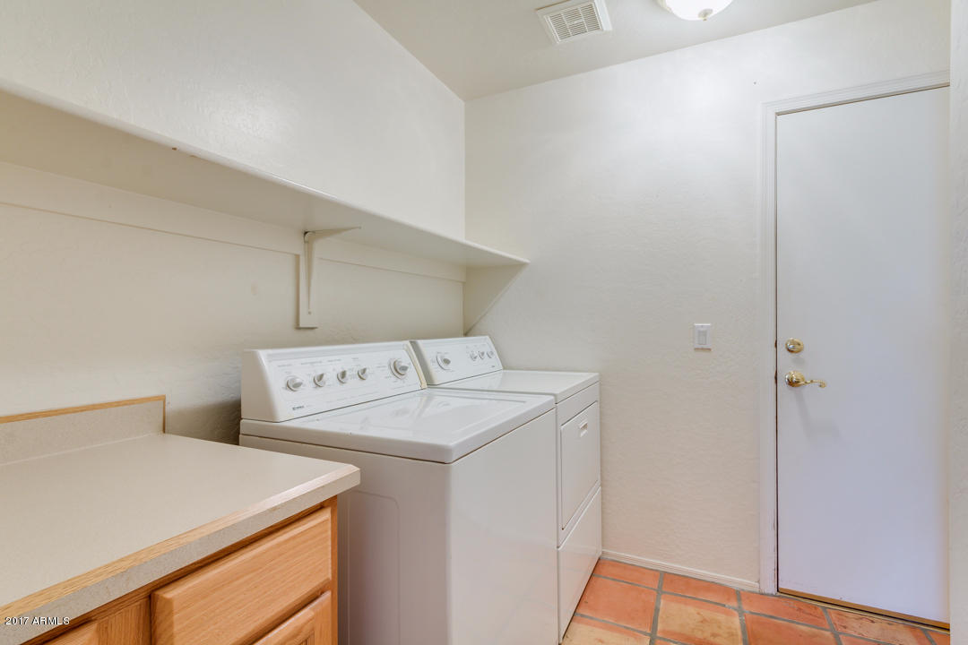 4704 E Robin Ln, Phoenix, AZ 85050 photo 39