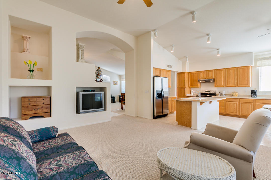 4704 E Robin Ln, Phoenix, AZ 85050 photo 14