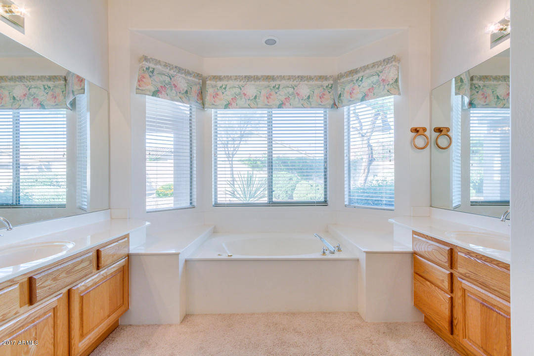4704 E Robin Ln, Phoenix, AZ 85050 photo 31