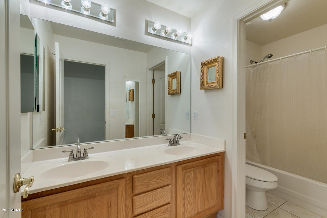 4704 E Robin Ln, Phoenix, AZ 85050 photo 25