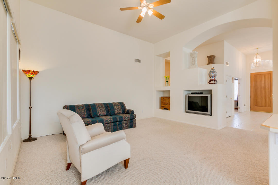 4704 E Robin Ln, Phoenix, AZ 85050 photo 11