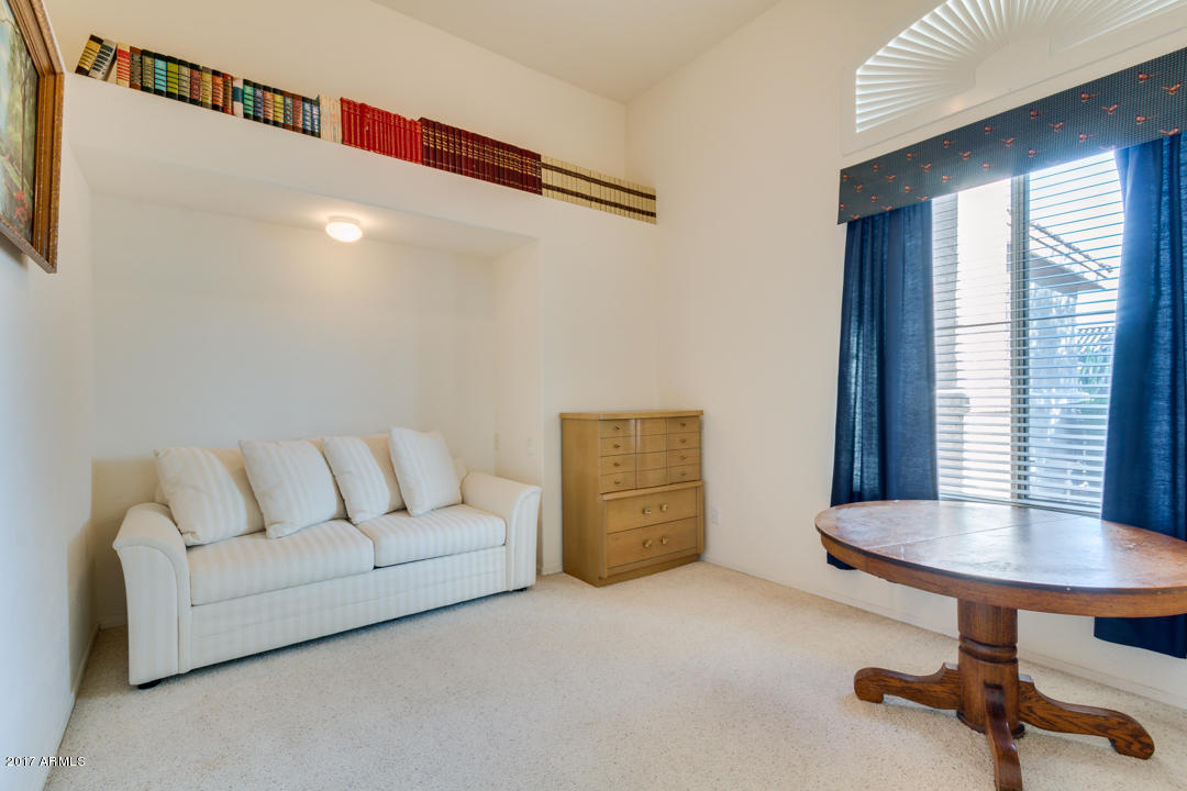 4704 E Robin Ln, Phoenix, AZ 85050 photo 10