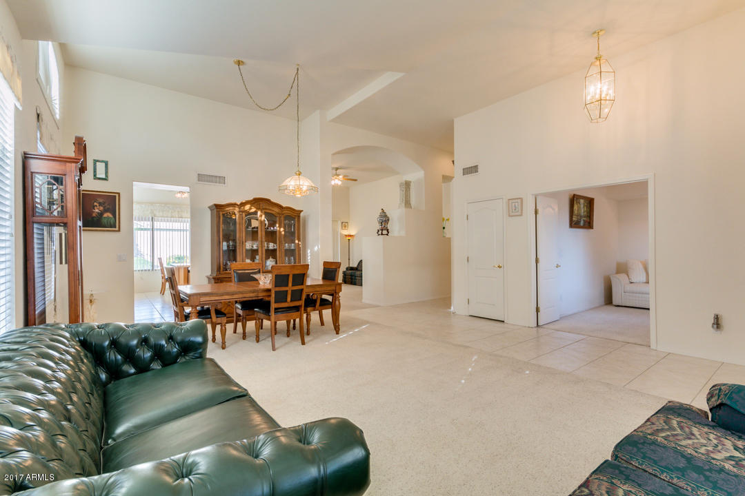 4704 E Robin Ln, Phoenix, AZ 85050 photo 8