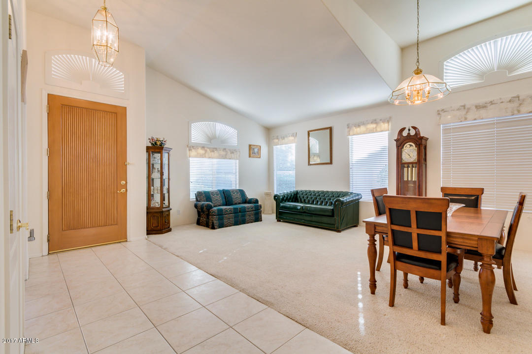 4704 E Robin Ln, Phoenix, AZ 85050 photo 4