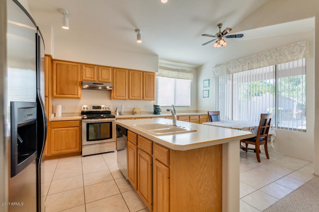 4704 E Robin Ln, Phoenix, AZ 85050 photo 19