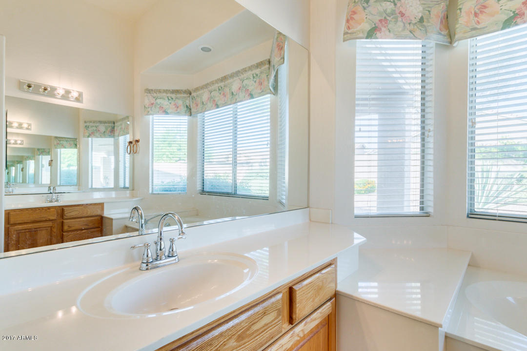 4704 E Robin Ln, Phoenix, AZ 85050 photo 30