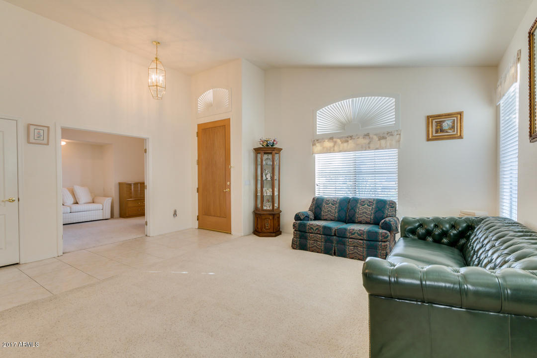 4704 E Robin Ln, Phoenix, AZ 85050 photo 5
