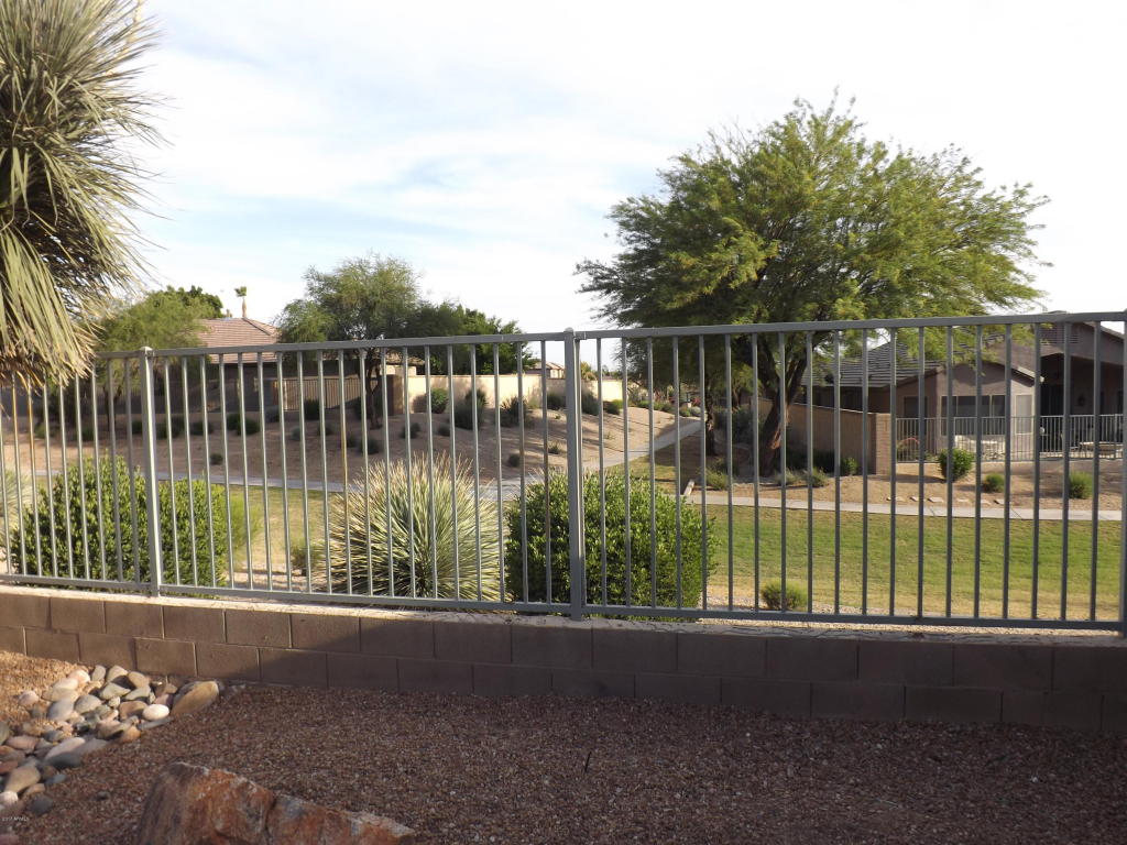 25838 N Singbush Loop, Phoenix, AZ 85083 photo 6