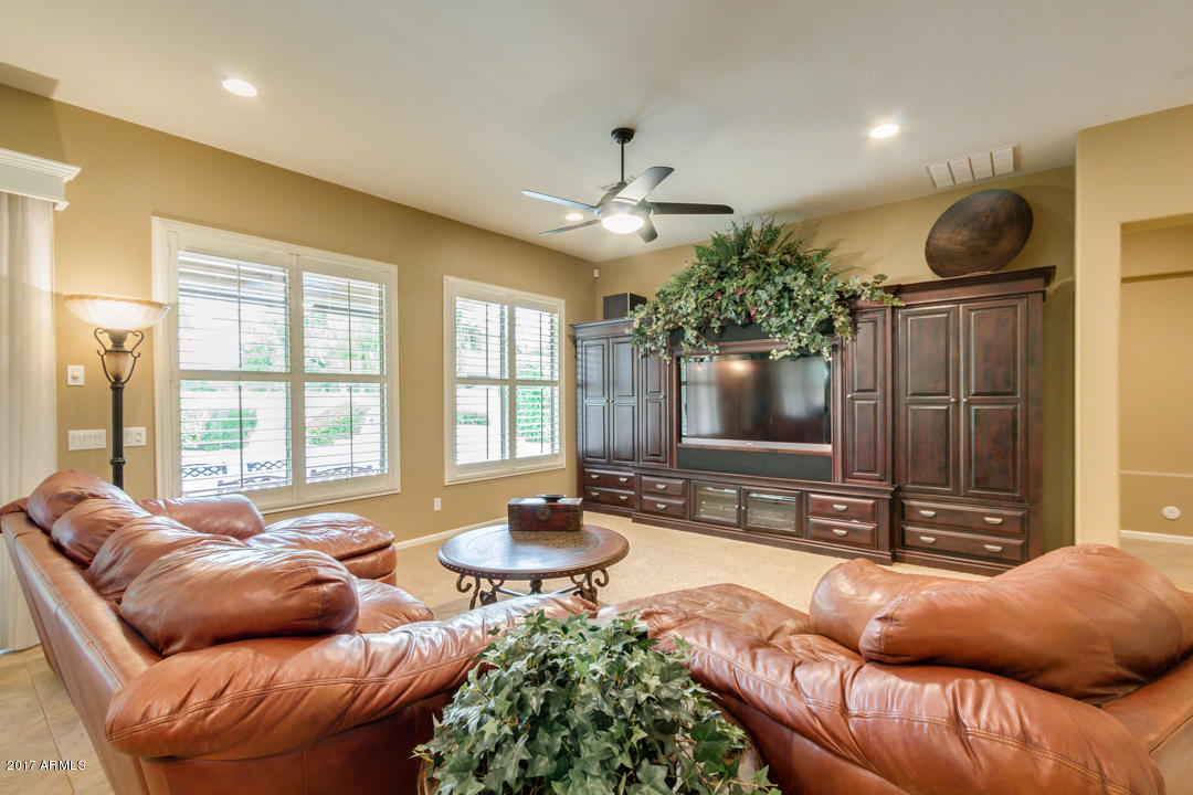 6450 S Trophy Ct, Gilbert, AZ 85298 photo 9
