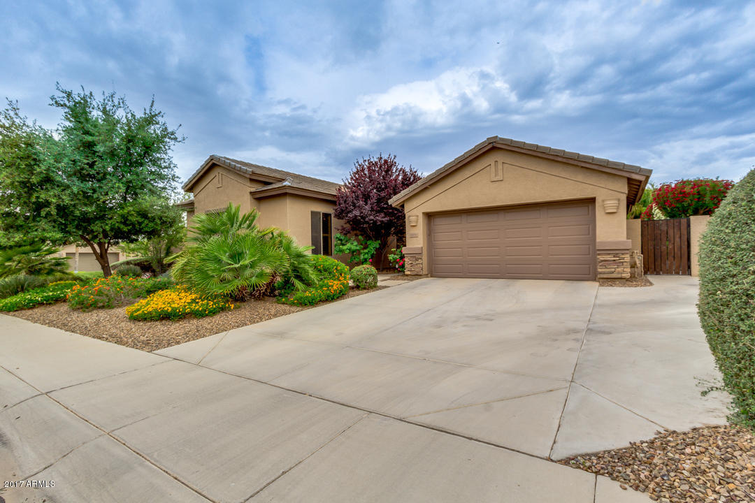 6450 S Trophy Ct, Gilbert, AZ 85298 photo 2