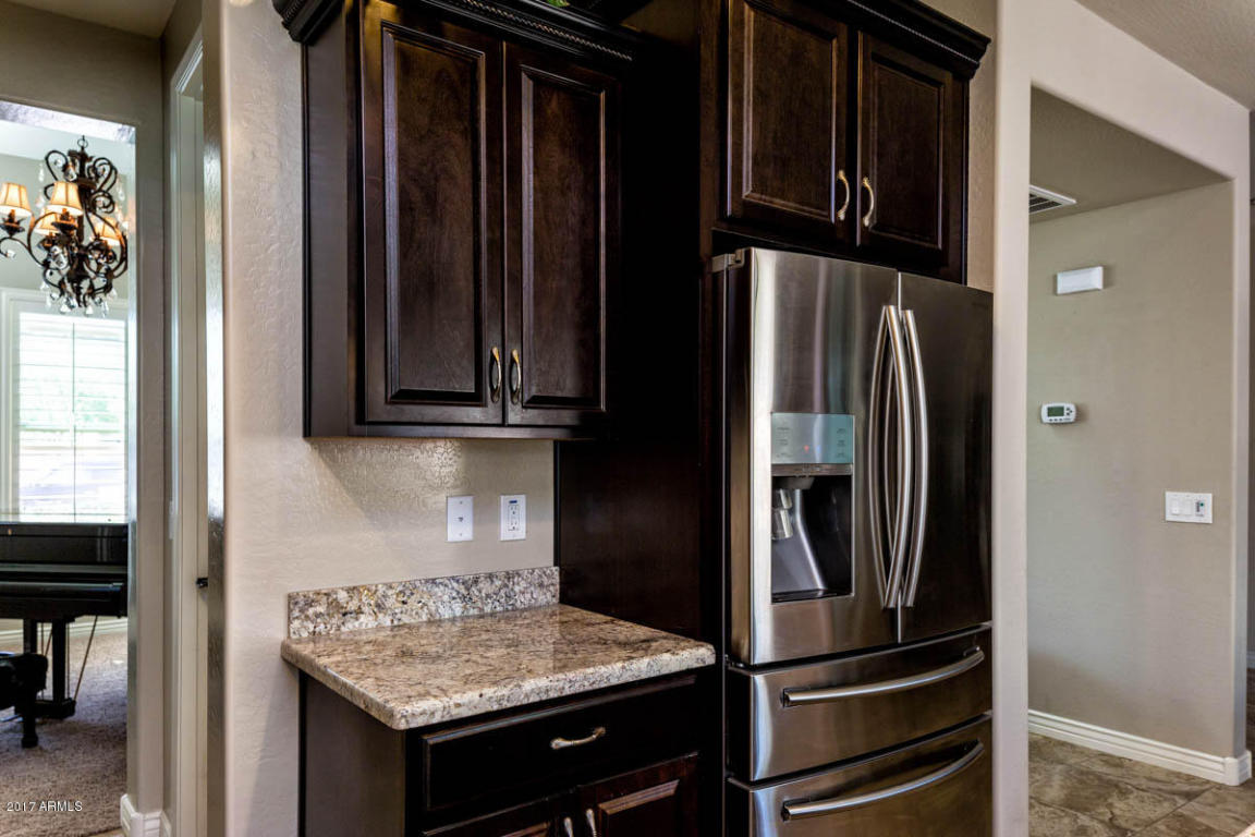 2215 E Indian Wells Dr, Gilbert, AZ 85298 photo 8