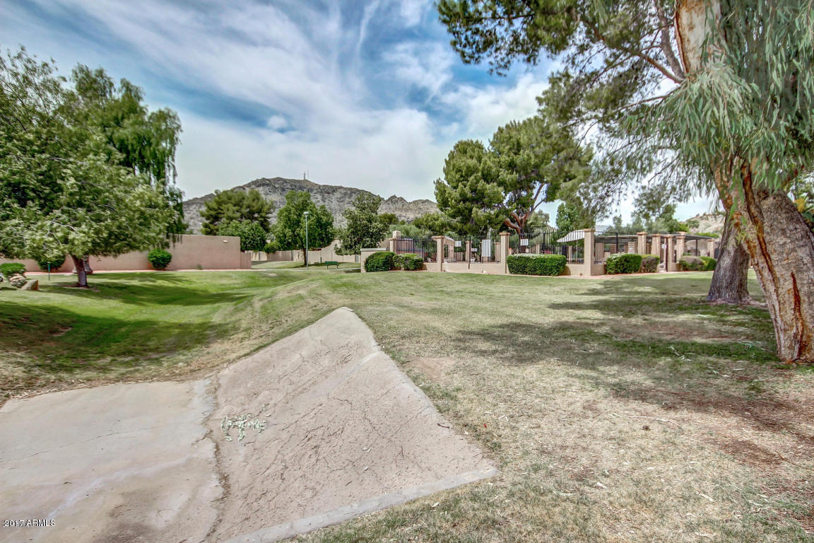922 E Beryl Ave, Phoenix, AZ 85020 photo 1
