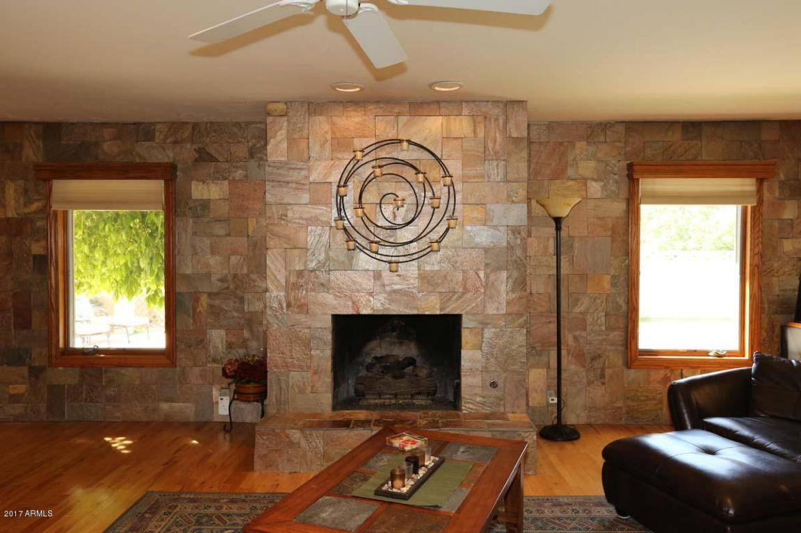 2419 E Turquoise Dr, Phoenix, AZ 85028 photo 7