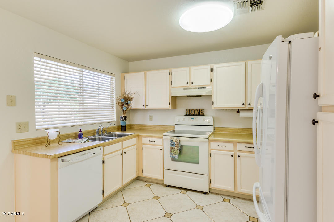 844 E Hope St, Mesa, AZ 85203 photo 3