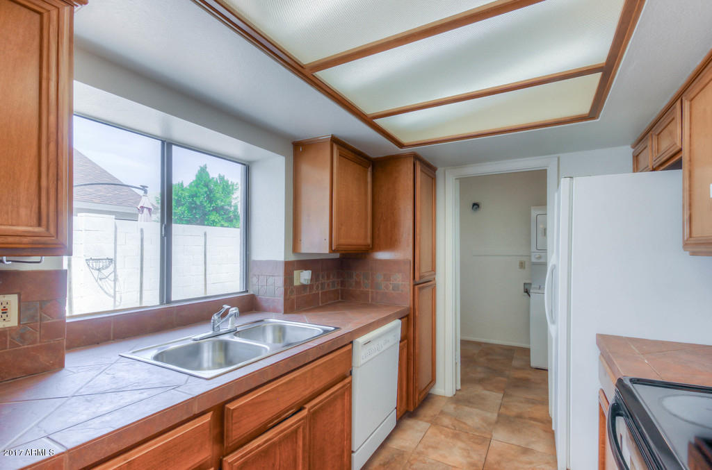 1018 E Bluefield Ave, Phoenix, AZ 85022 photo 3