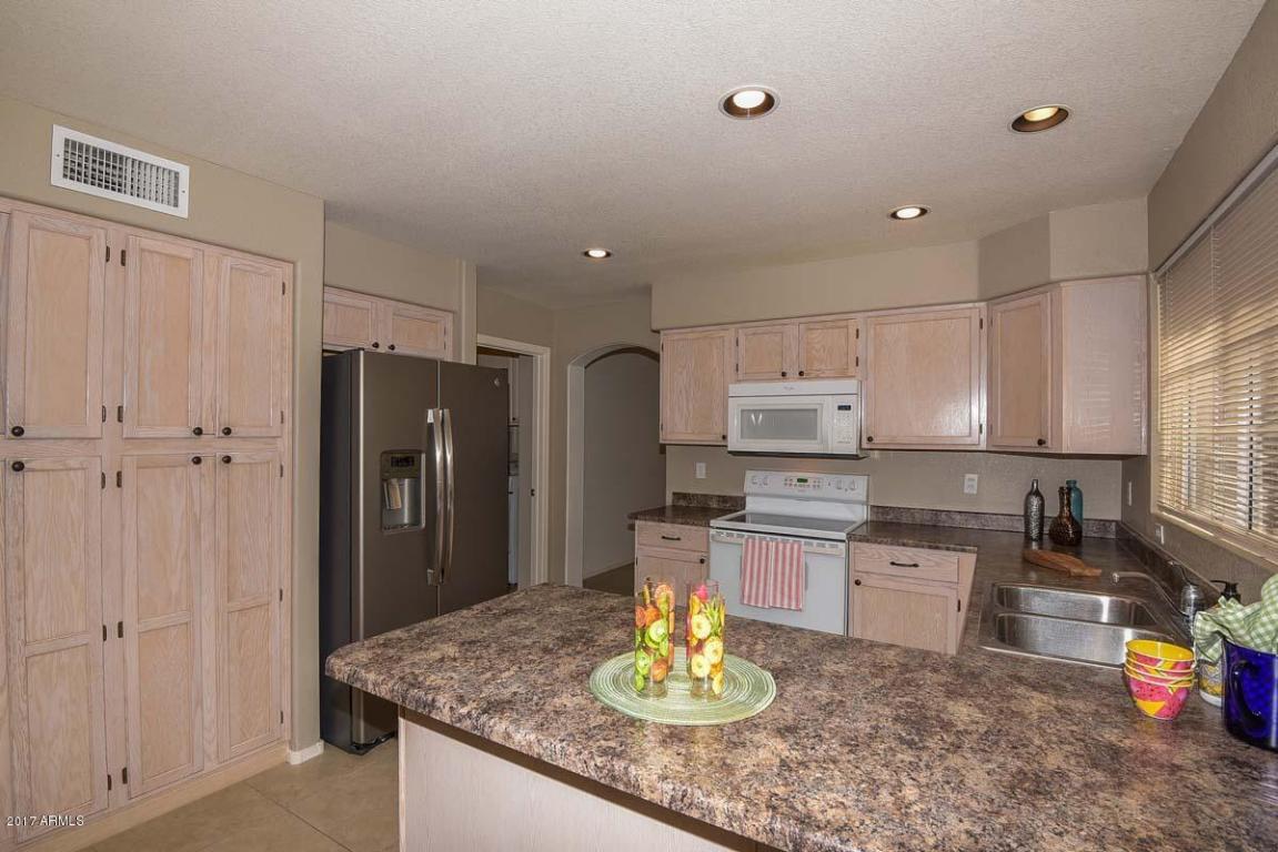 1218 E Michelle Dr, Phoenix, AZ 85022 photo 2