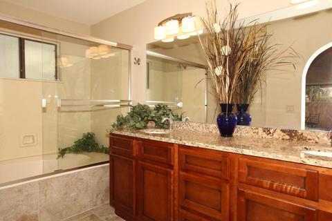 1232 W Pacific Dr, Gilbert, AZ 85233 photo 3