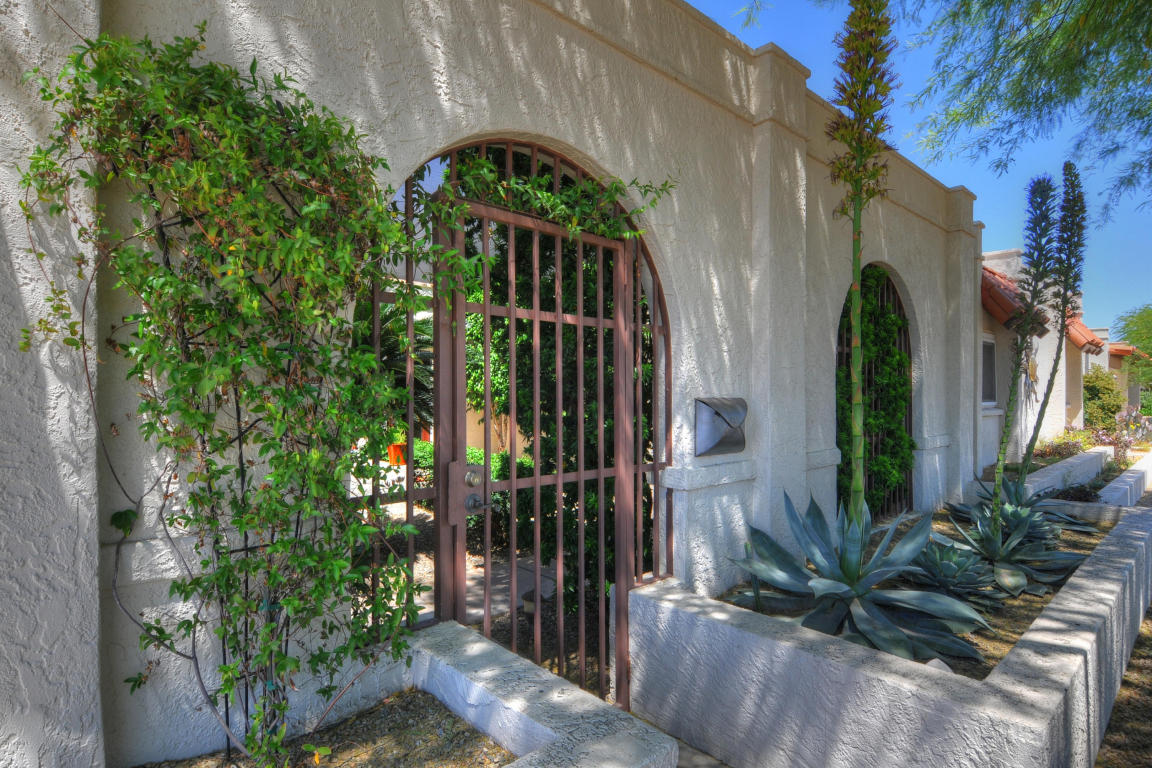 3702 E Garden Dr, Phoenix, AZ 85028 photo 1