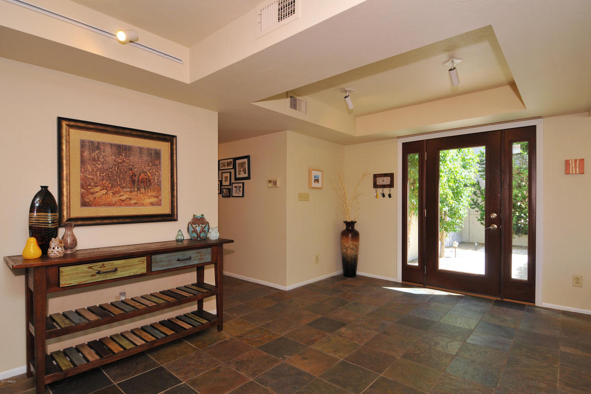 3702 E Garden Dr, Phoenix, AZ 85028 photo 3