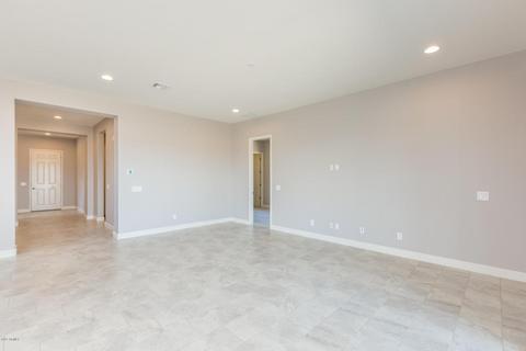 996 E Knightsbridge Way, Gilbert, AZ 85297 photo 2