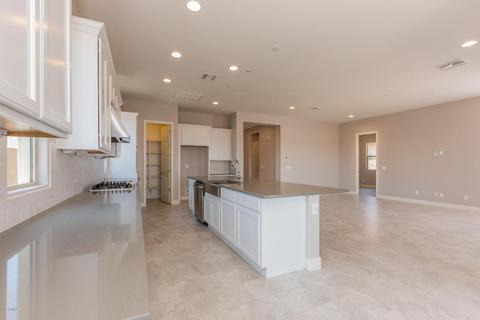 996 E Knightsbridge Way, Gilbert, AZ 85297 photo 8