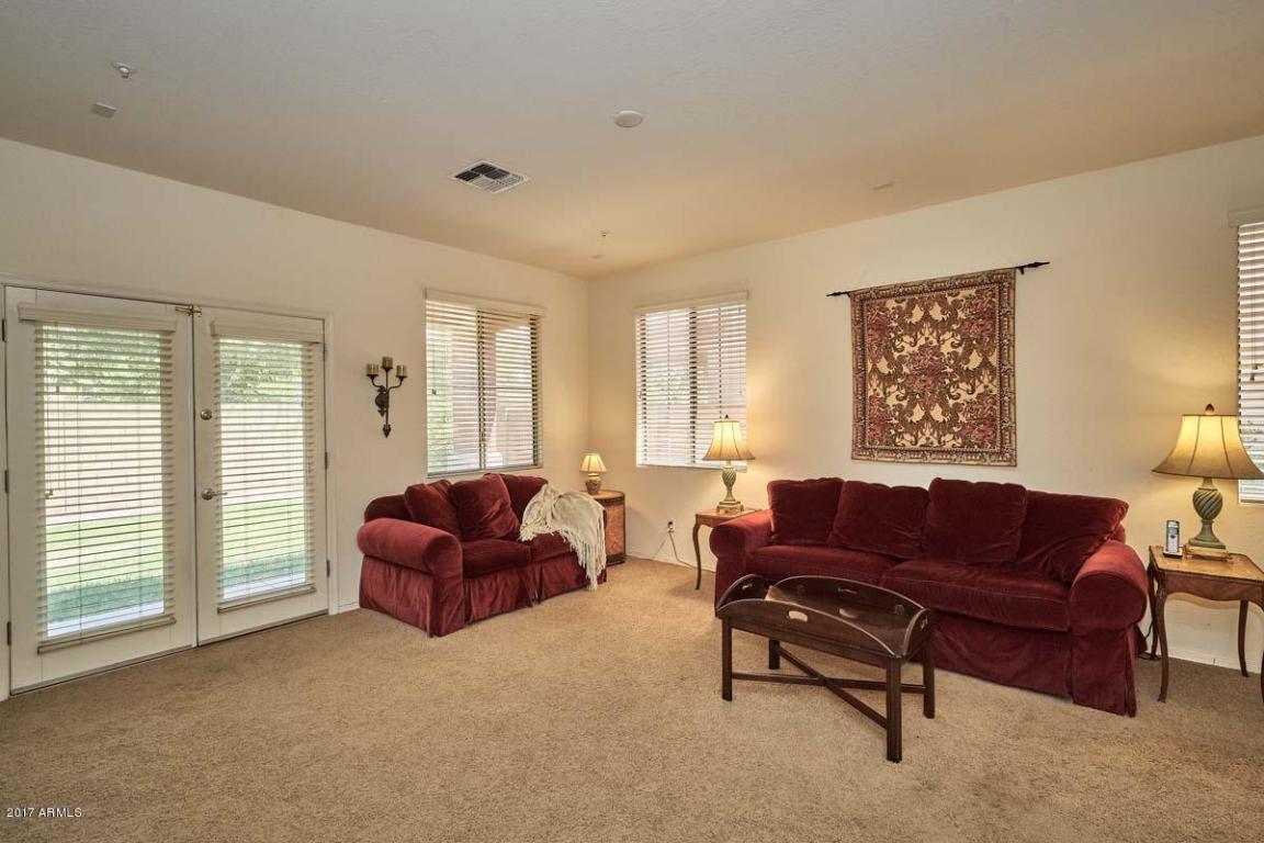 1028 E Cantebria Dr, Gilbert, AZ 85296 photo 4