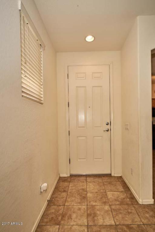 1028 E Cantebria Dr, Gilbert, AZ 85296 photo 2