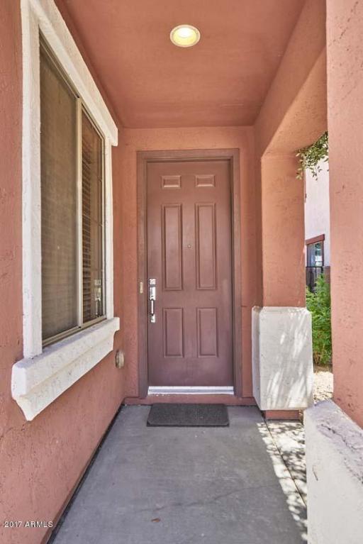 1028 E Cantebria Dr, Gilbert, AZ 85296 photo 1